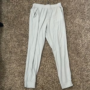 Lulu sweats
